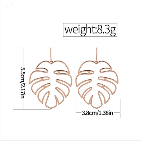 ✨3 for $32✨
Tropical leaf earrings gold silver - Picture 4 of 4